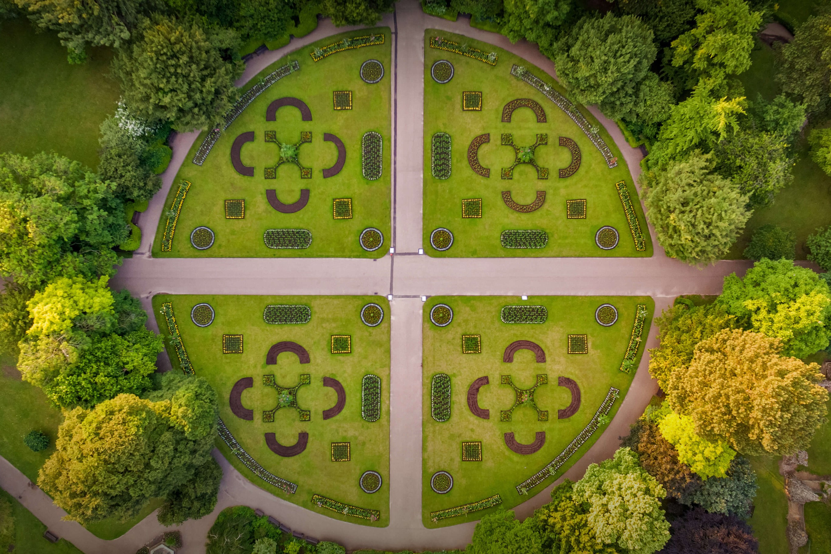 イギリスの古い幾何学庭園 By Microsoft Wallpapers Wallpaperhub