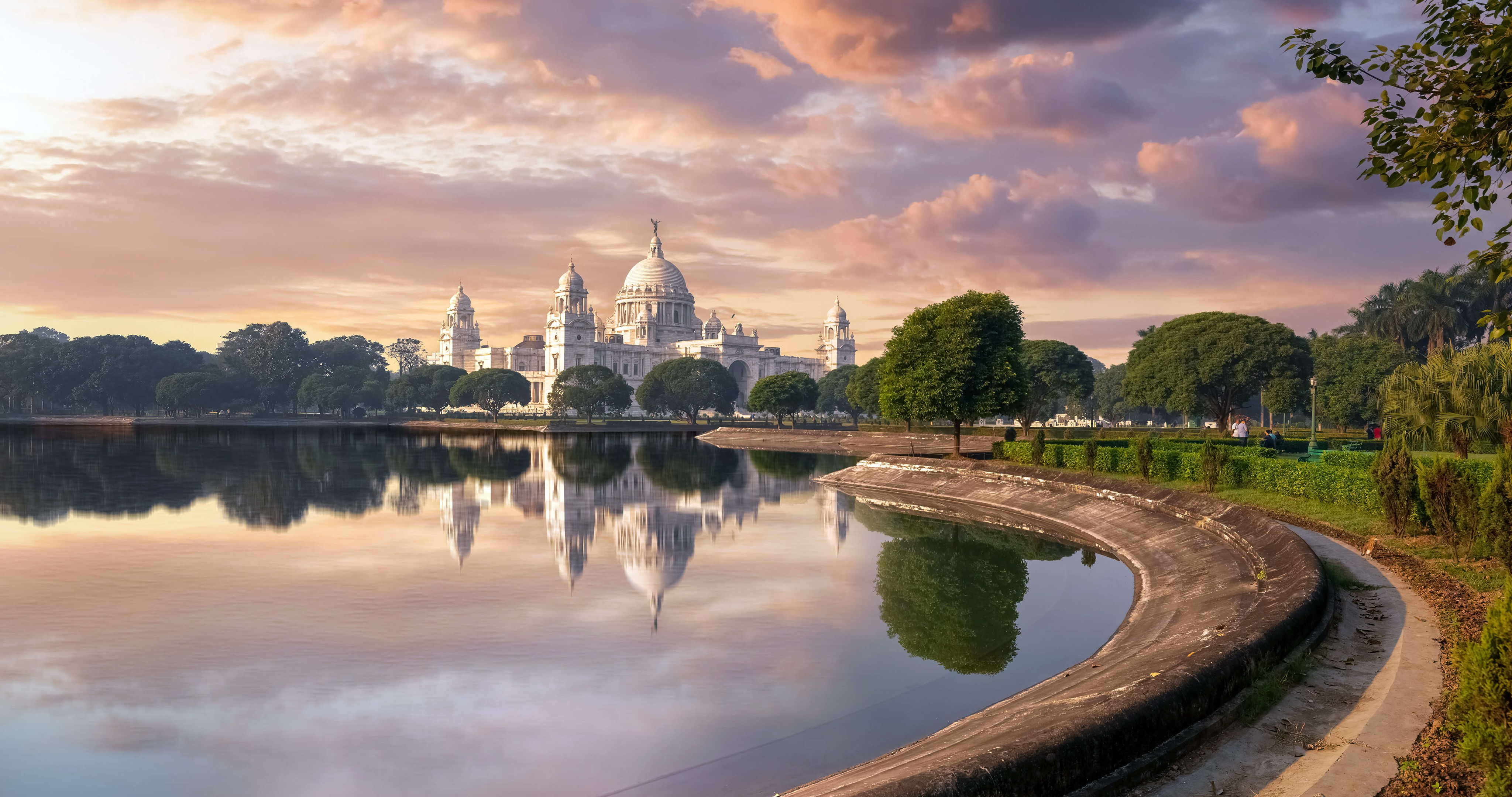 A monument dedicated to a royal by Microsoft Wallpapers WallpaperHub