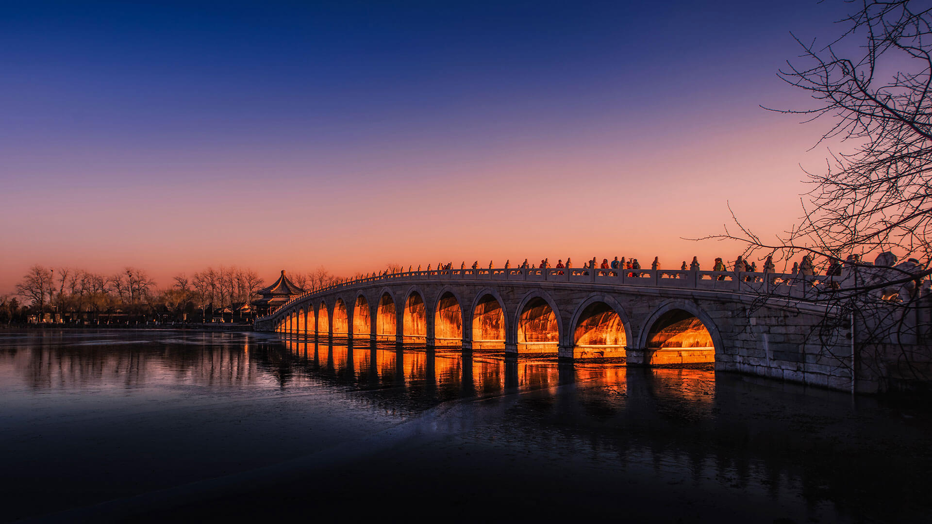 Seventeen Arches At Sunset By Microsoft Wallpapers Wallpaperhub